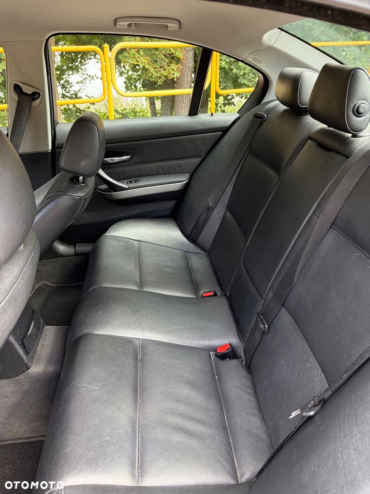 BMW Seria 3 320d - 10