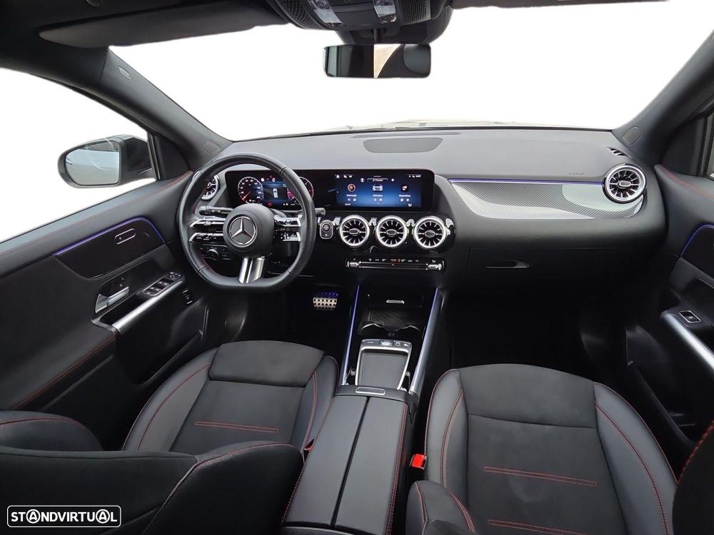 Mercedes-Benz GLA 180 d AMG Line - 13