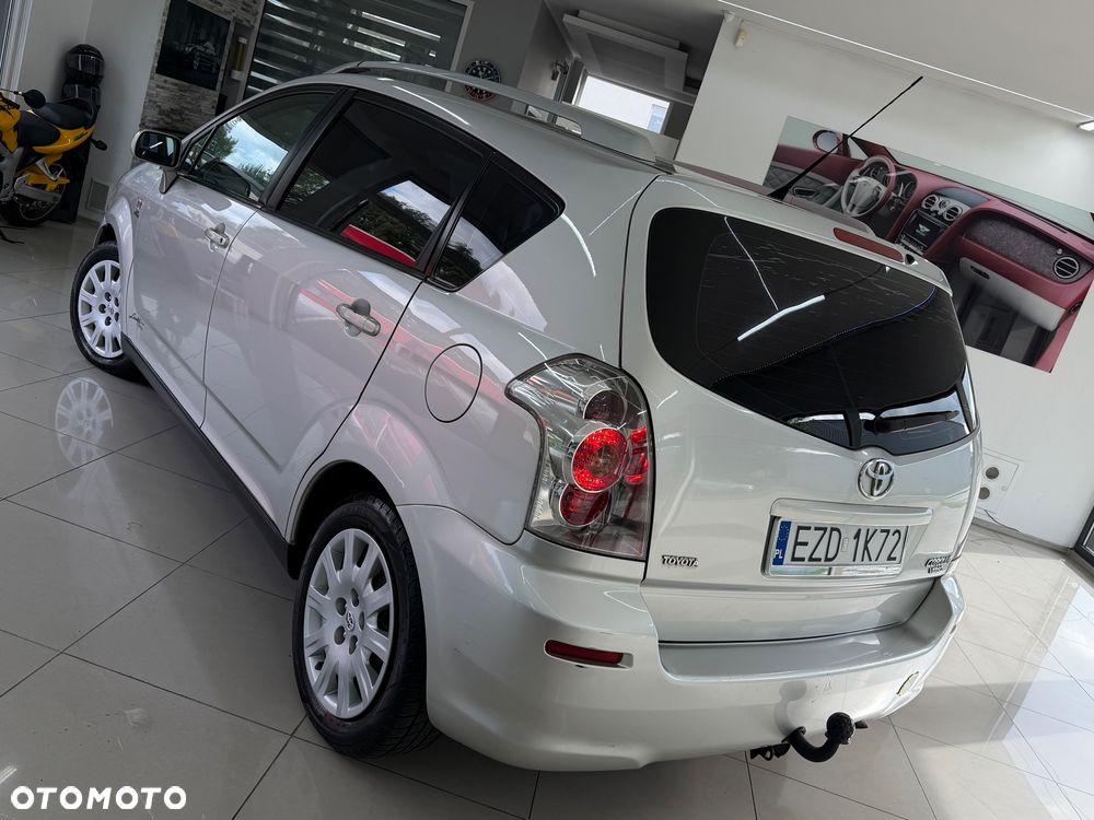 Toyota Corolla Verso 2.0 D-4D Prestige - 3