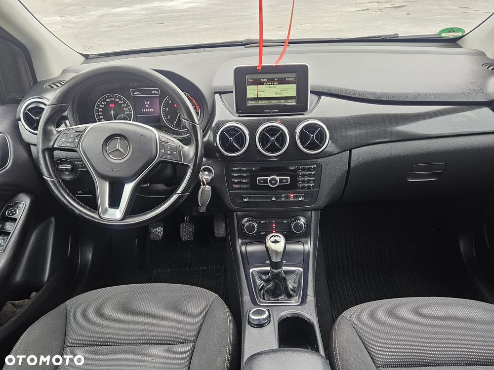 Mercedes-Benz Klasa B 180 (BlueEFFICIENCY) - 9