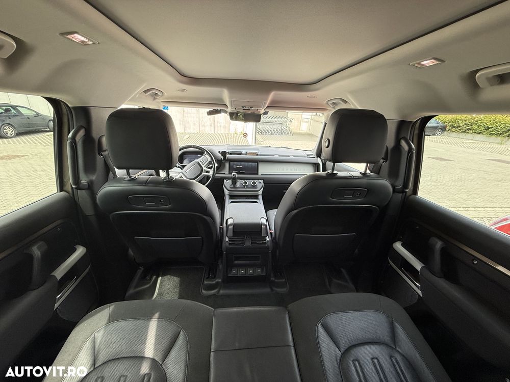 Land Rover Defender 110 2.0L D240 S - 30