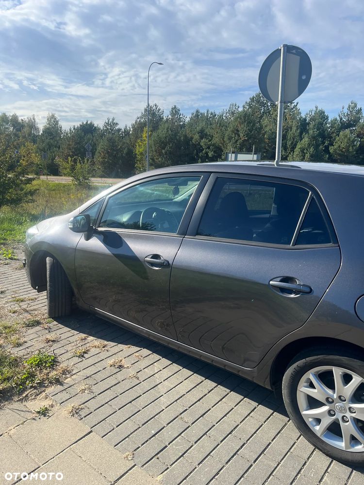Toyota Auris - 2
