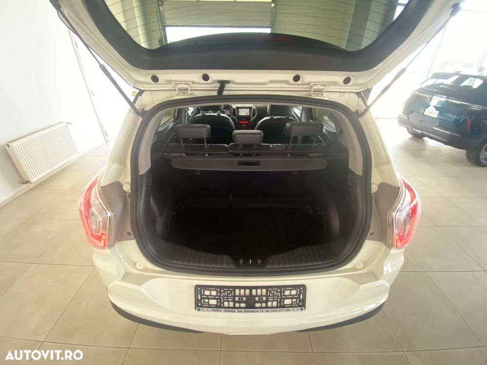 SsangYong Tivoli e-XDi 160 2WD Aut. Sapphire - 7