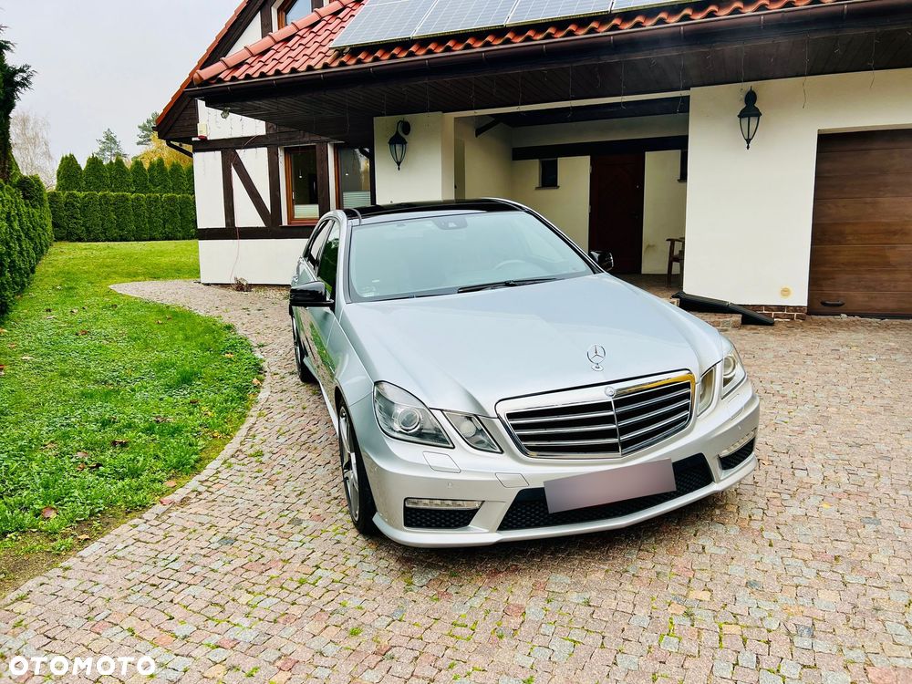 Mercedes-Benz Klasa E - 32