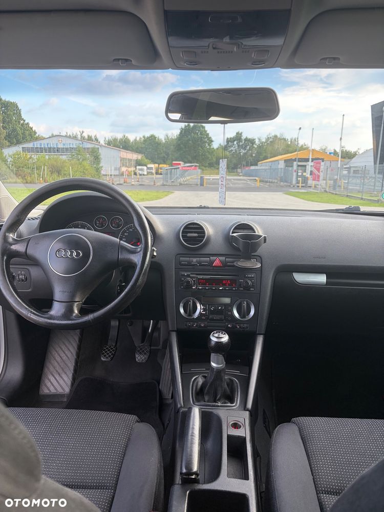 Audi A3 3-drzwiowe 1.6 Ambiente - 8