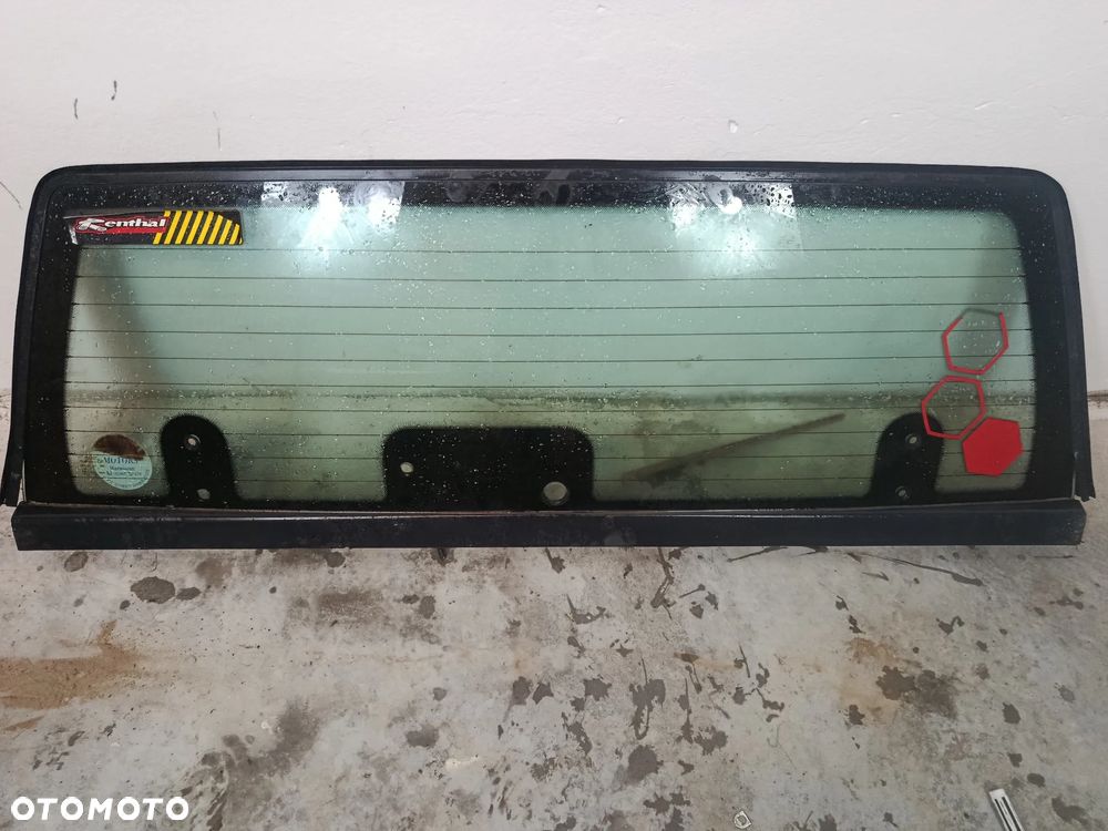 Szyba tył tylna z kalpy bagażnika Opel Frontera A 3 Drzwi