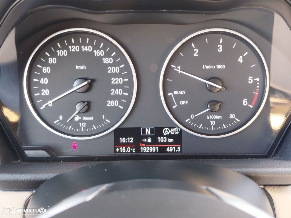 BMW 216 Active Tourer d Luxury Line - 27