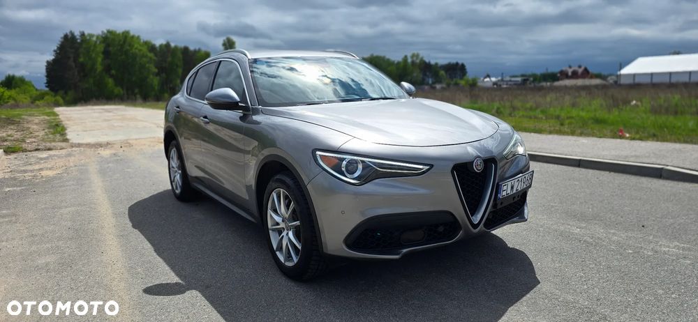 Alfa Romeo Stelvio 2.0 Turbo 16V AT8-Q4 Veloce Ti - 3
