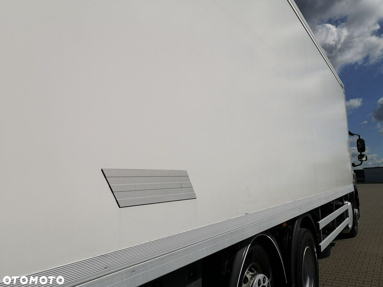 DAF CF 370 Chłodnia 3 Osiowa Winda Manual Niski Przebieg! - 10