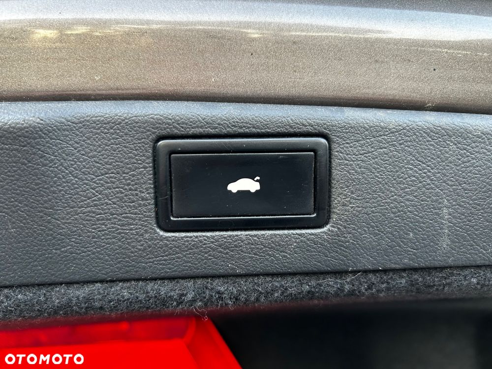 Volkswagen Phaeton 4.2 V8 4MOTION Automatik (5 Sitzer) Edition 6 - 22