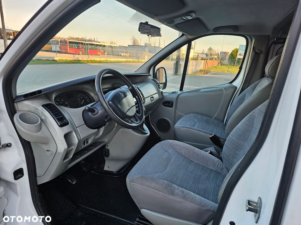 Renault Trafic - 13