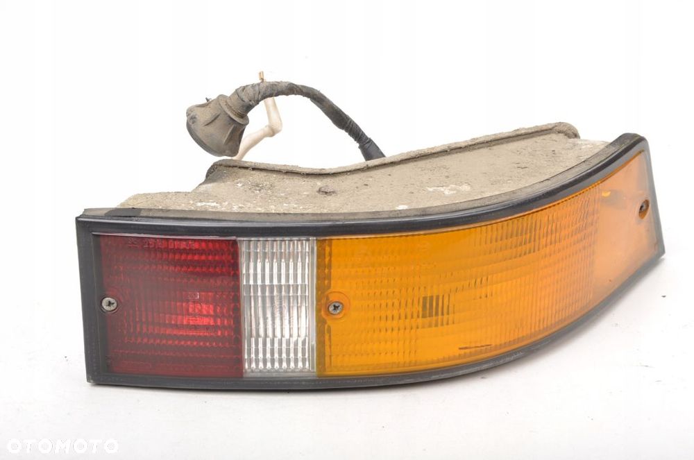 PORSCHE 911 II 930 LAMPA PRAWA TYLNA PRAWY TYŁ - 1