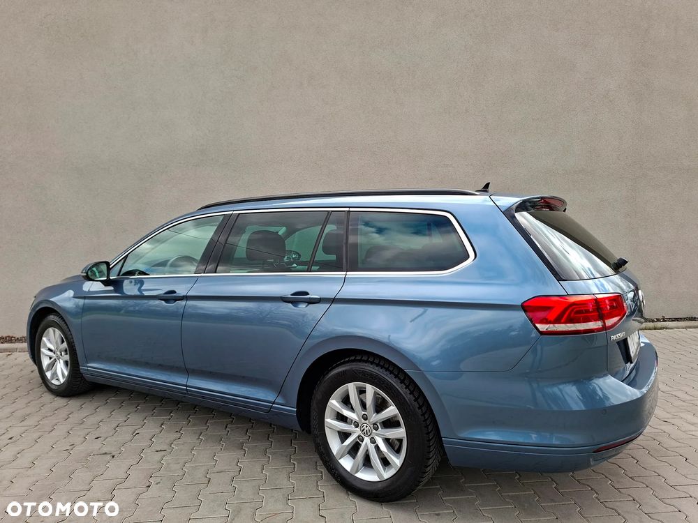 Volkswagen Passat - 4