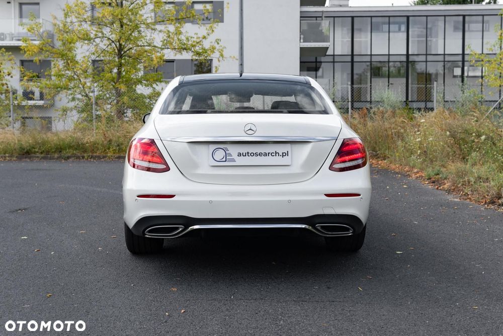 Mercedes-Benz Klasa E 220 d 9G-TRONIC Exclusive - 6