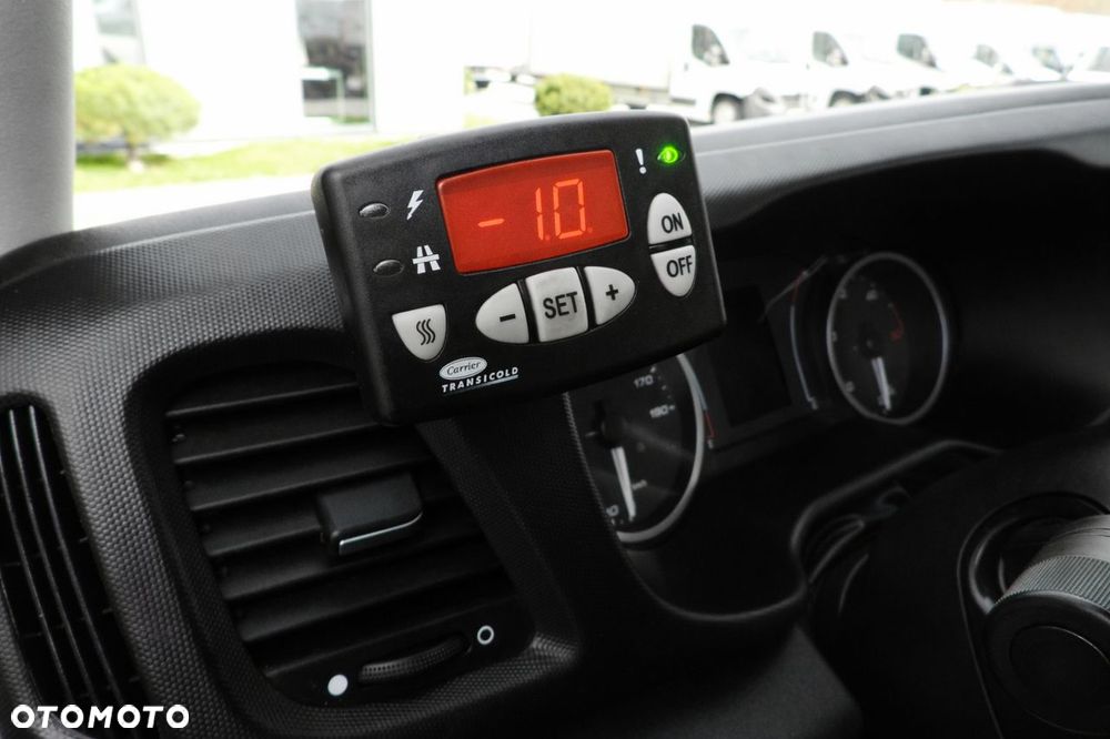 Iveco DAILY 35C16 CHŁODNIA KONTENER -10*C ZASILANIE 230V TEMPOMAT BLIŹNIACZE KOŁA KLIMATYZACJA  160KM - 30