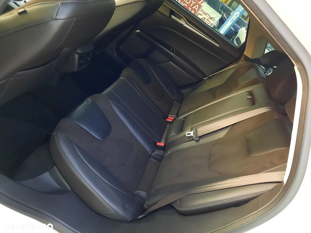 Ford Mondeo 2.0 TDCi Bi-Turbo ST-Line PowerShift - 19