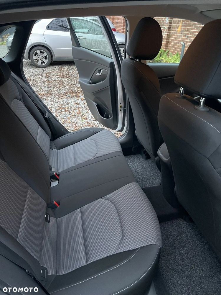 Hyundai i30 1.4 Classic + - 24