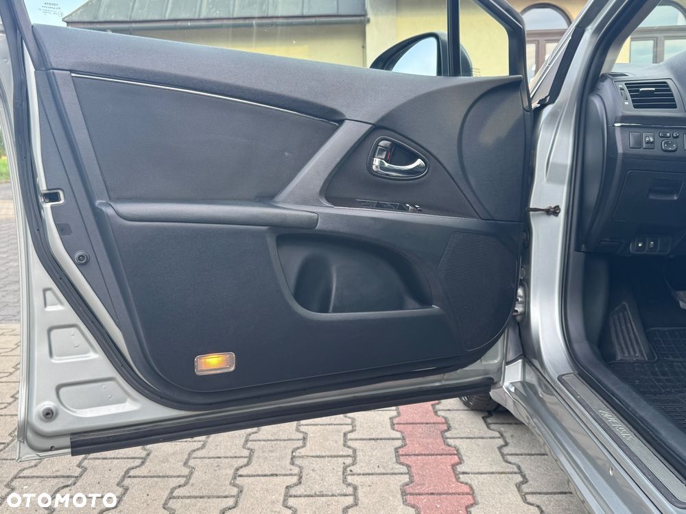 Toyota Avensis 2.0 D-4D Platinium - 31