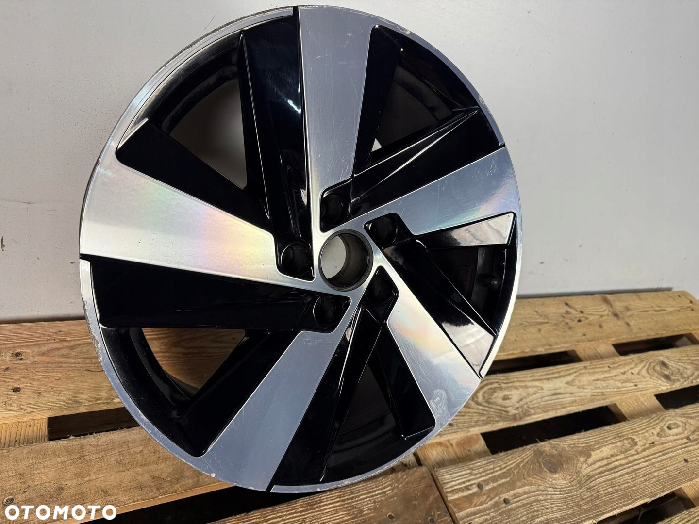 FELGA ALUMINIOWA VW ARTEON 3G8 PASSAT B8 18" 8.0 3G8601025AB CALA LADNA ORG - 3