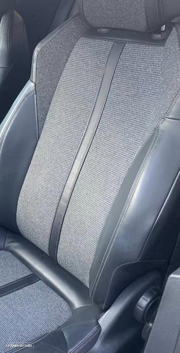 Peugeot 3008 1.6 BlueHDi Allure Grip Control EAT6 - 19