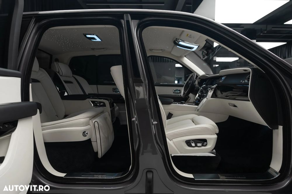 Rolls-Royce Cullinan Standard - 35