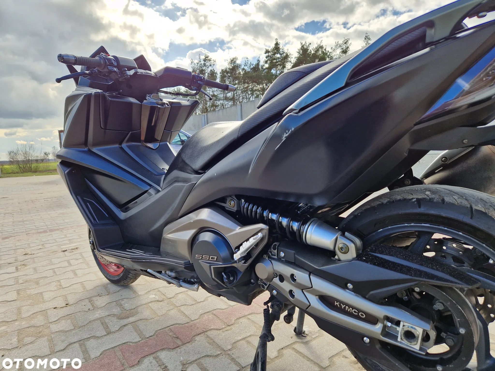 Kymco AK 550 - 25