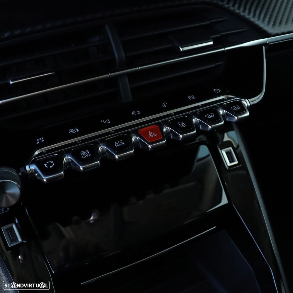 Peugeot 2008 1.2 PureTech Allure Pack EAT8 - 21