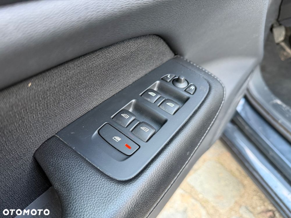 Volvo V60 D3 Summum - 28