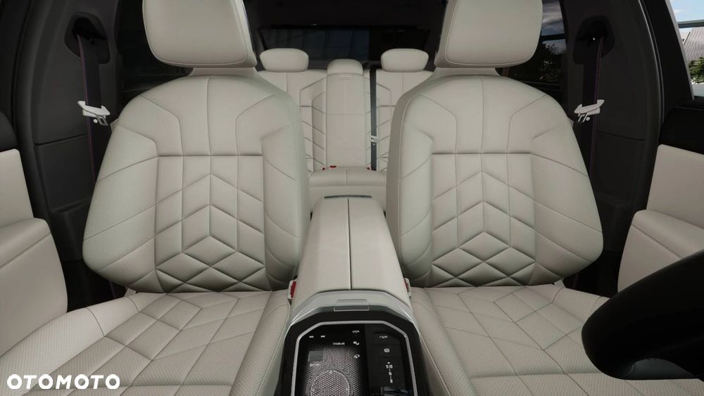 BMW Seria 7 - 11