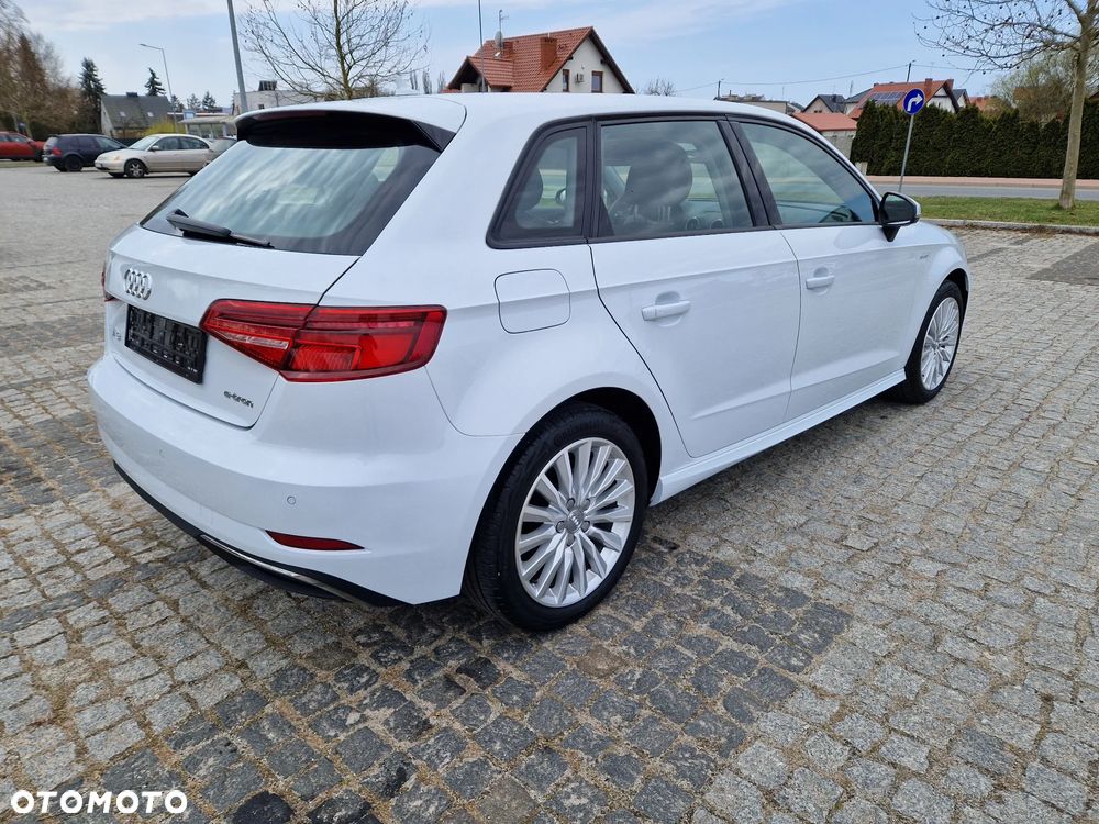 Audi A3 Sportback 1.4 TFSI e-tron S tronic - 4