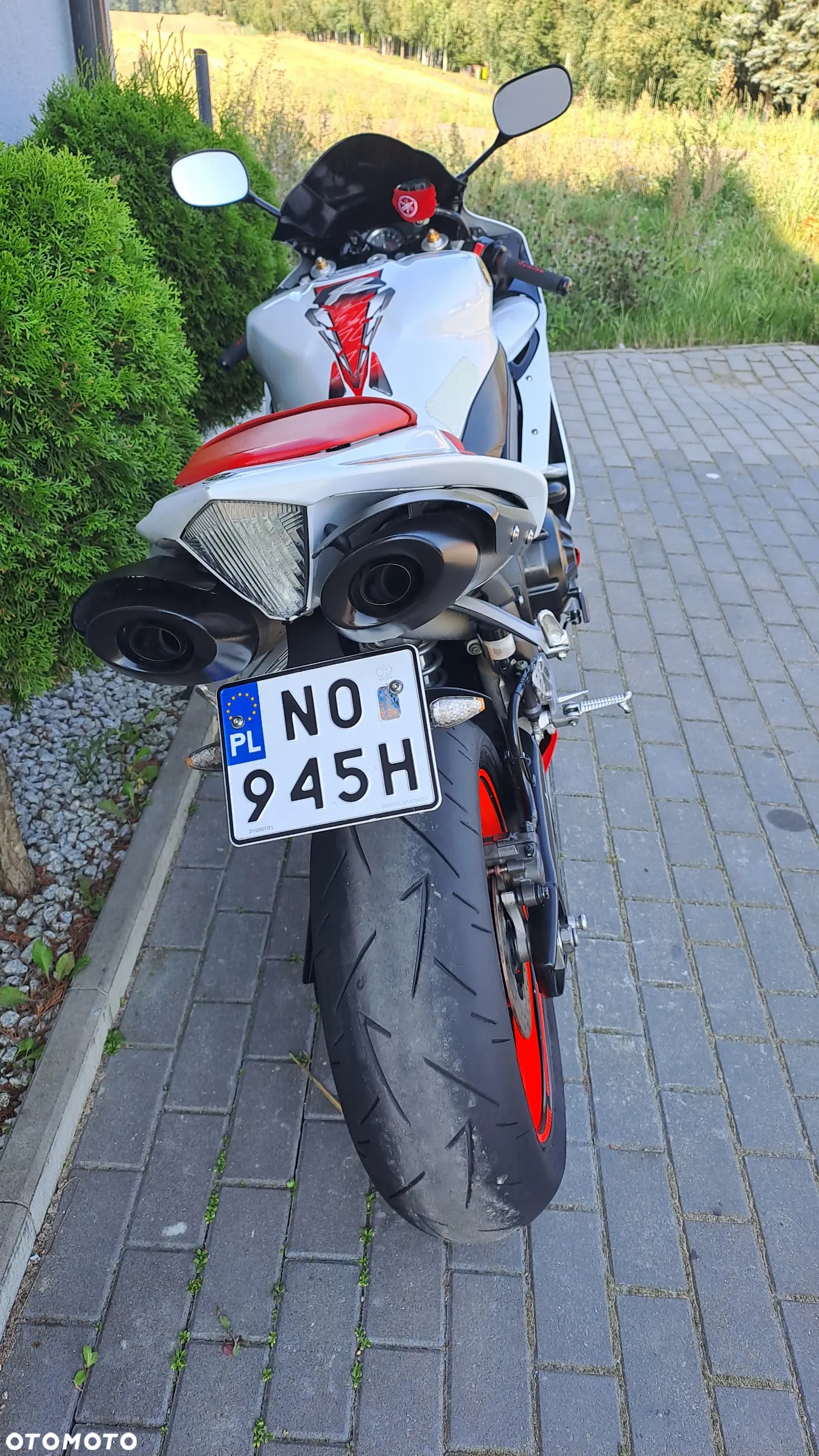 Yamaha R1 - 23