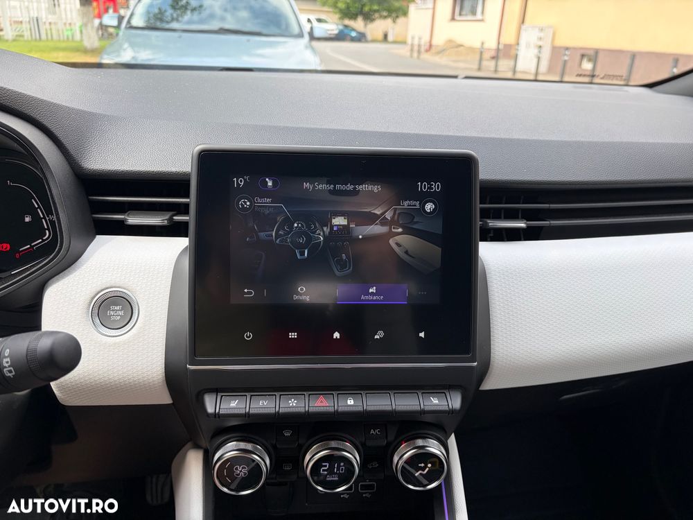 Renault Clio V full hybrid 145 Techno - 10