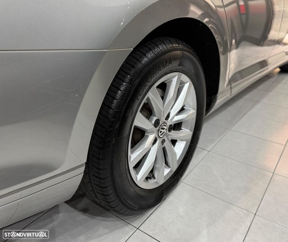 VW Passat Variant 1.6 TDI BlueMotion - 10