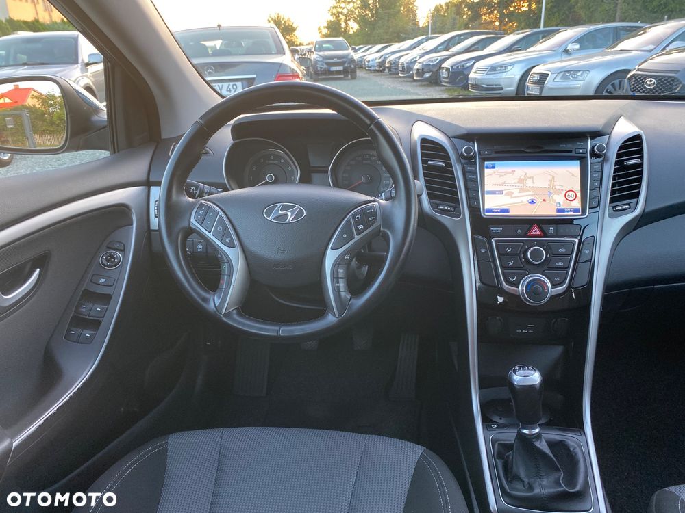 Hyundai i30 blue Kombi 1.4 YES Gold - 31
