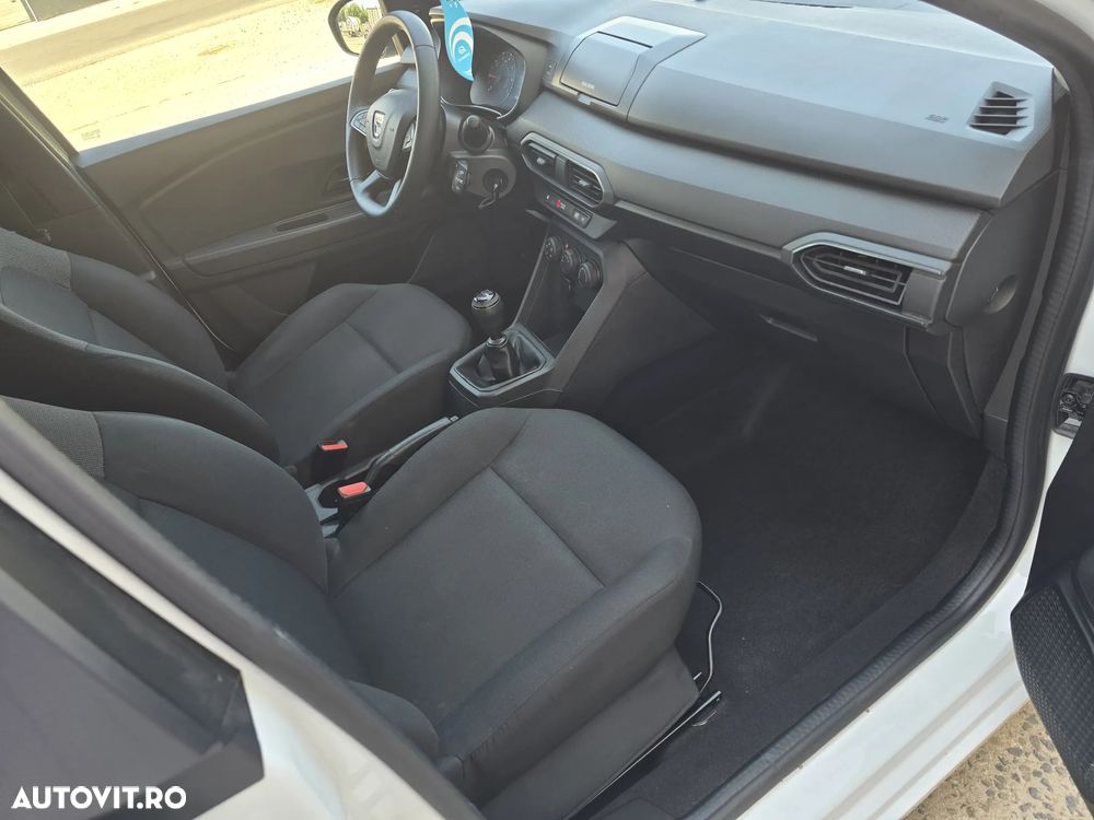 Dacia Logan TCe 90 Essential - 12