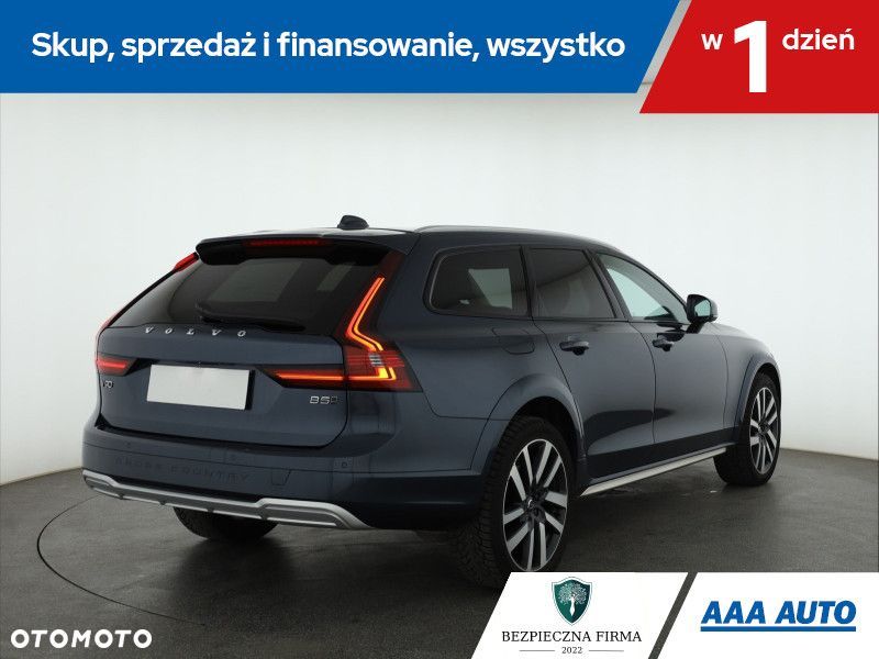 Volvo V90 Cross Country - 7