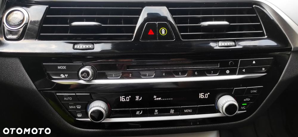 BMW Seria 5 520d Sport Line - 11