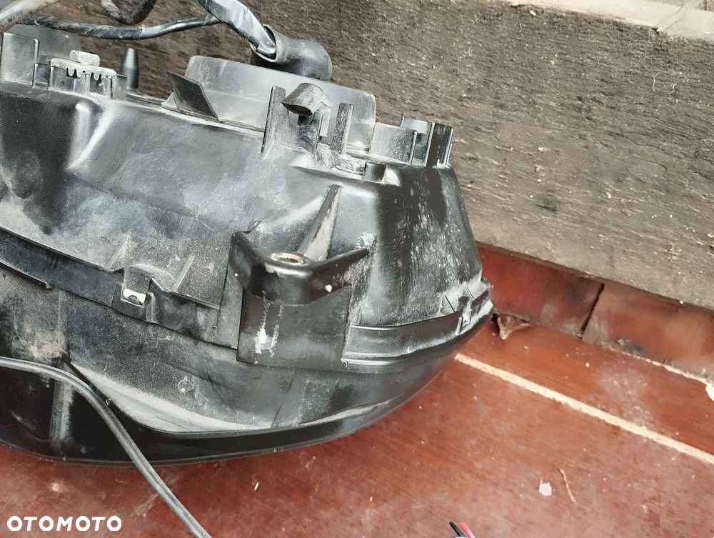 Honda Varadero 1000 XL 1000 SD01 reflektor lampa przód - 11