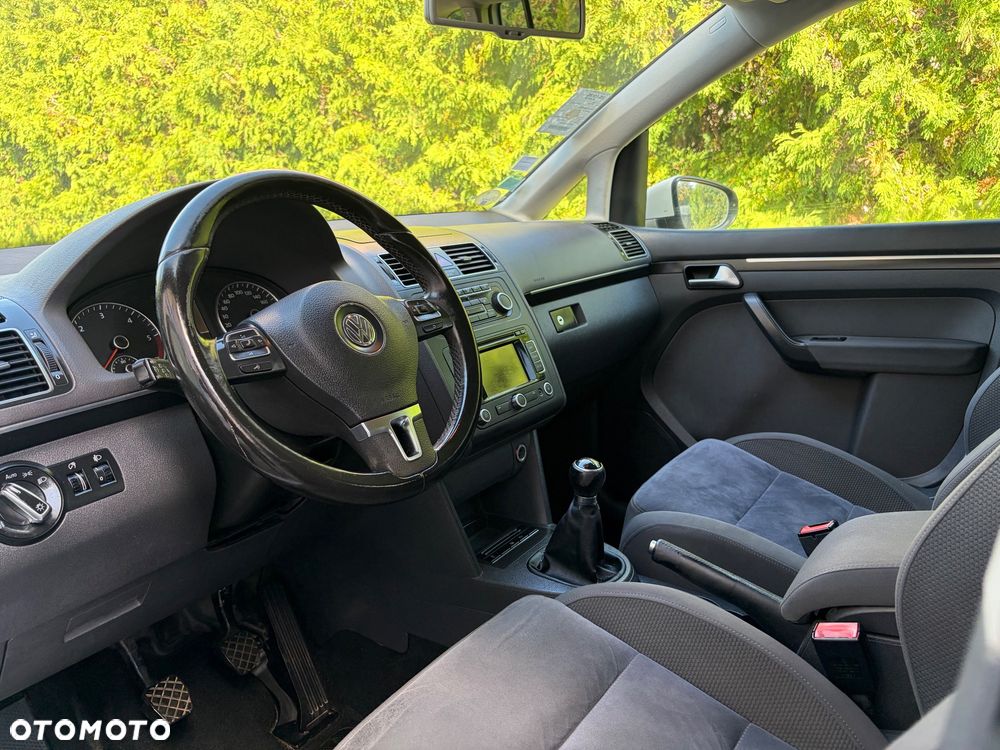 Volkswagen Touran - 26