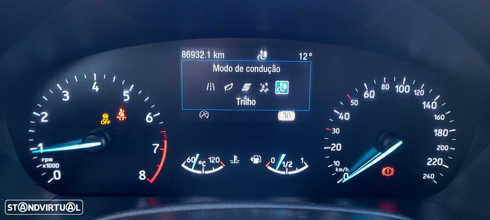 Ford Focus 1.0 EcoBoost Active X - 25