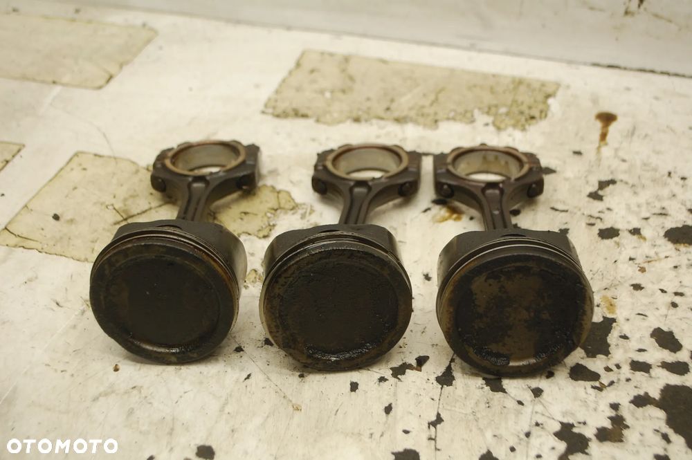 TŁOK + KORBOWÓD HYUNDAI I20 1.2 16V G4LA - 2