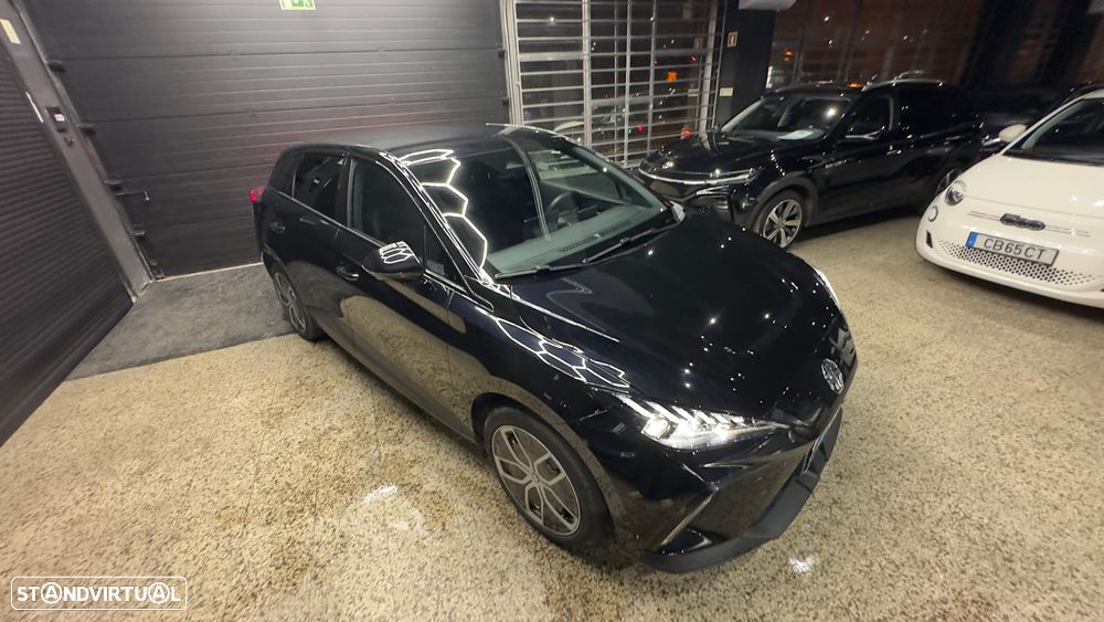 MG MG4 64 kWh Luxury - 29