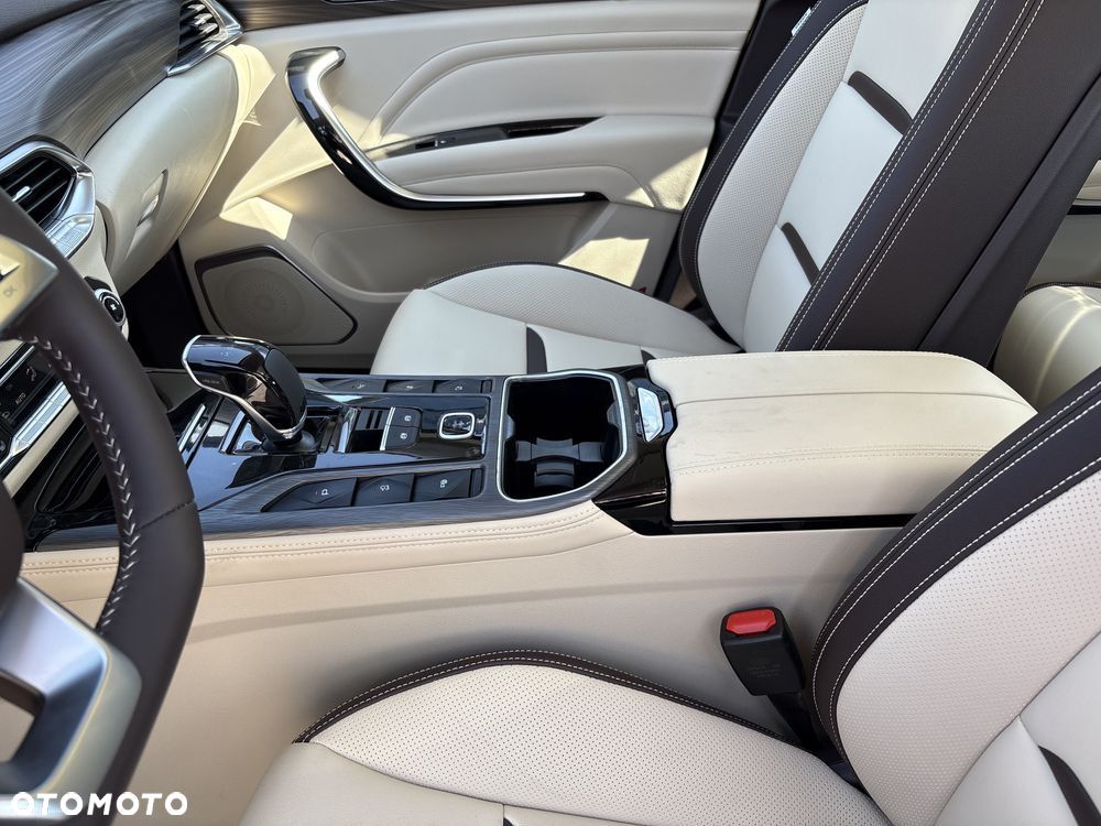 Bestune T77 1.5T Elegance DCT - 21
