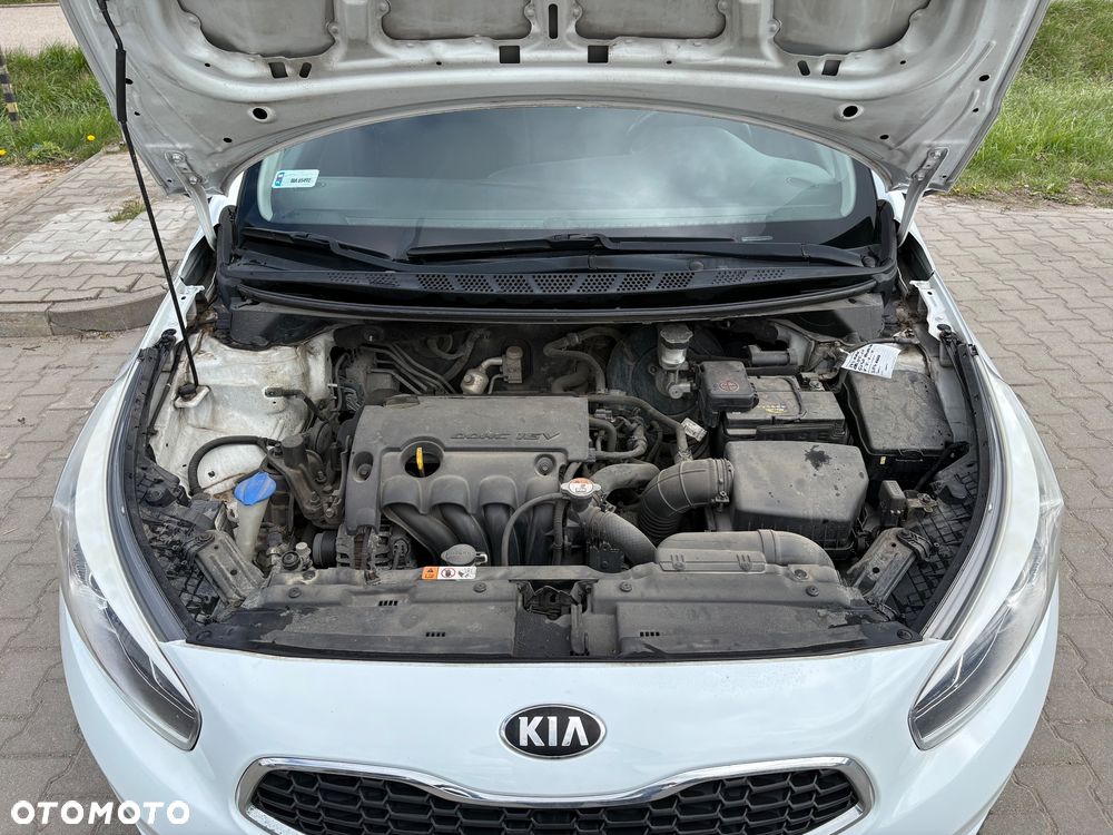 Kia Ceed - 8