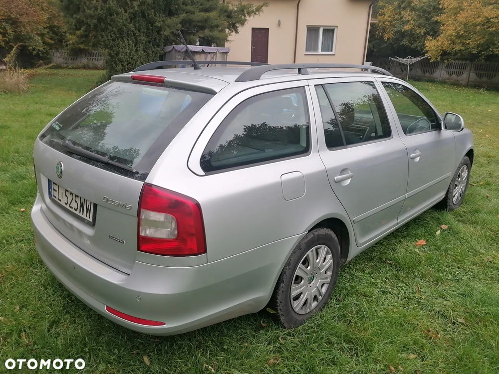 Skoda Octavia 2.0 TDI DPF Ambiente - 6