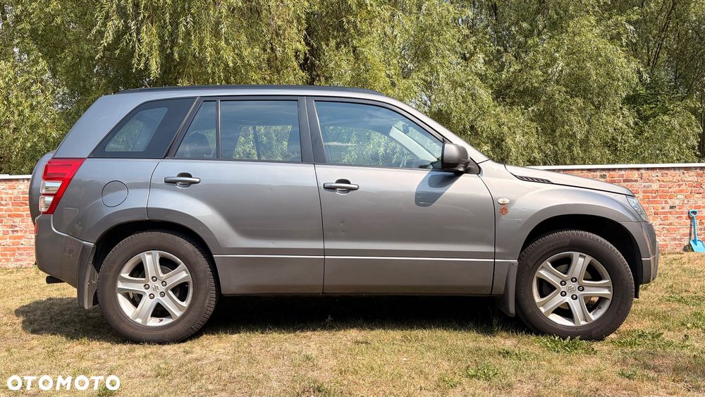 Suzuki Grand Vitara 2.0 - 5