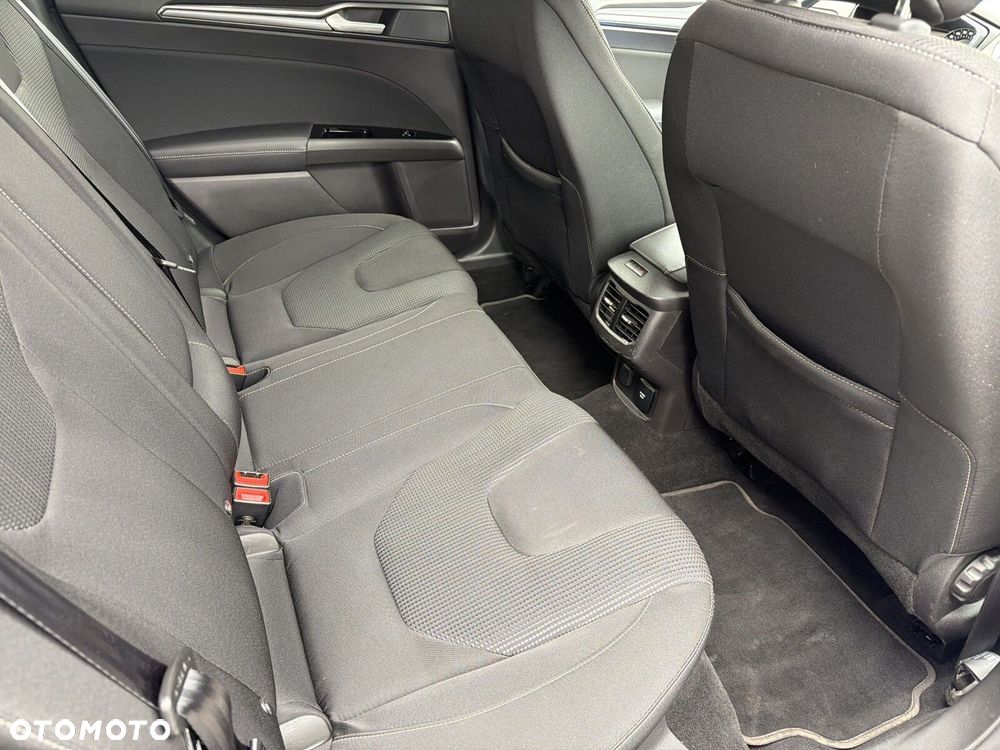 Ford Mondeo - 34