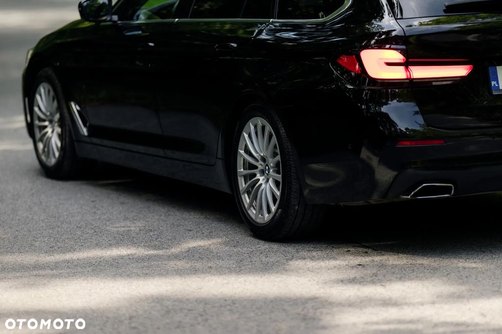 BMW Seria 5 530i mHEV Luxury Line - 4