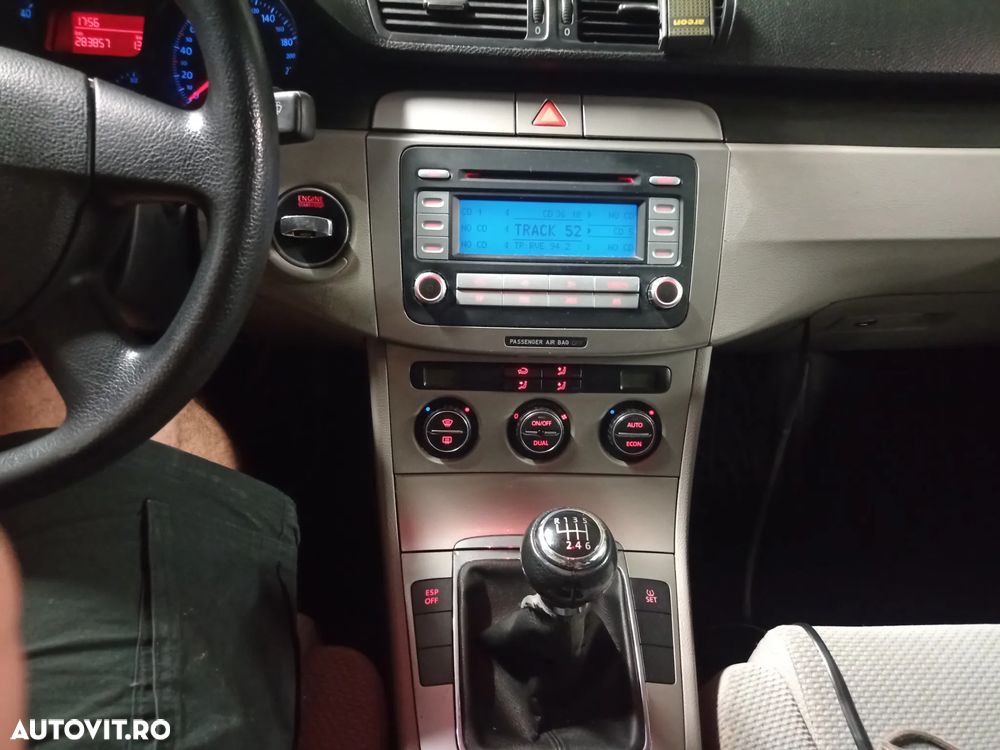Volkswagen Passat - 4