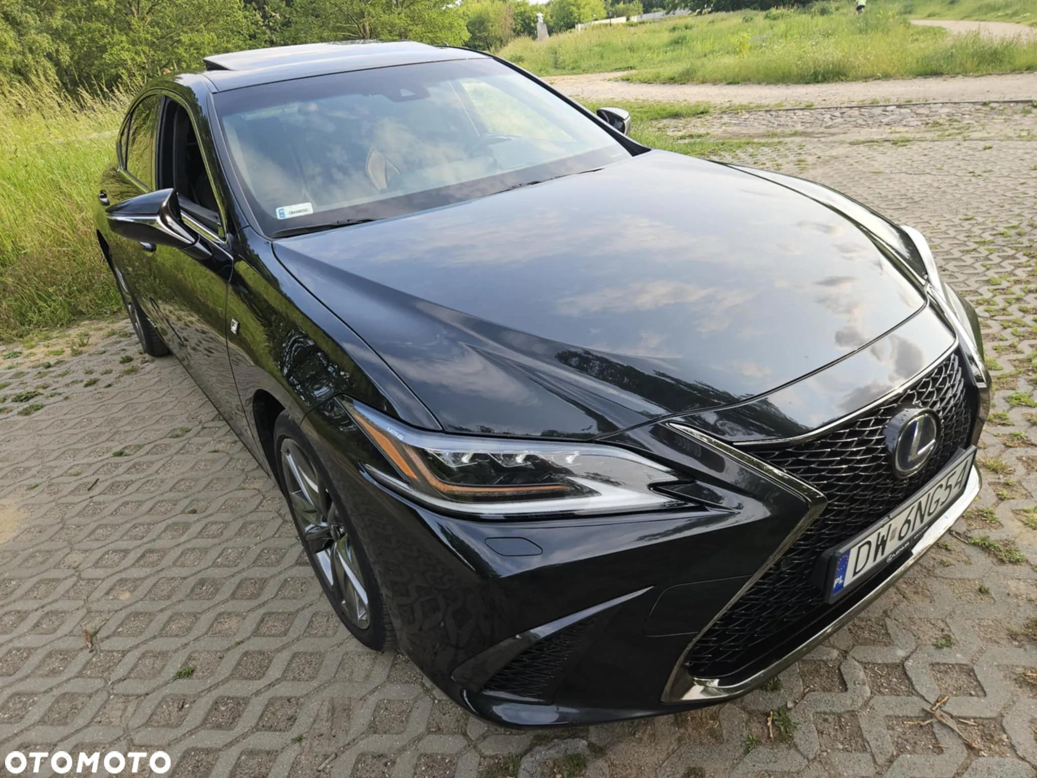 Lexus ES 300h F Sport Edition - 5